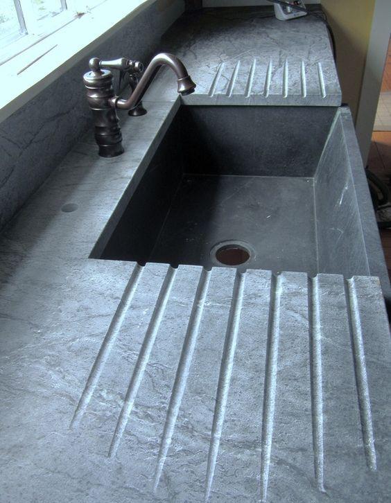 以后灶台定制，也让商家多做个拉槽！水自动流进水槽，都不用清洁